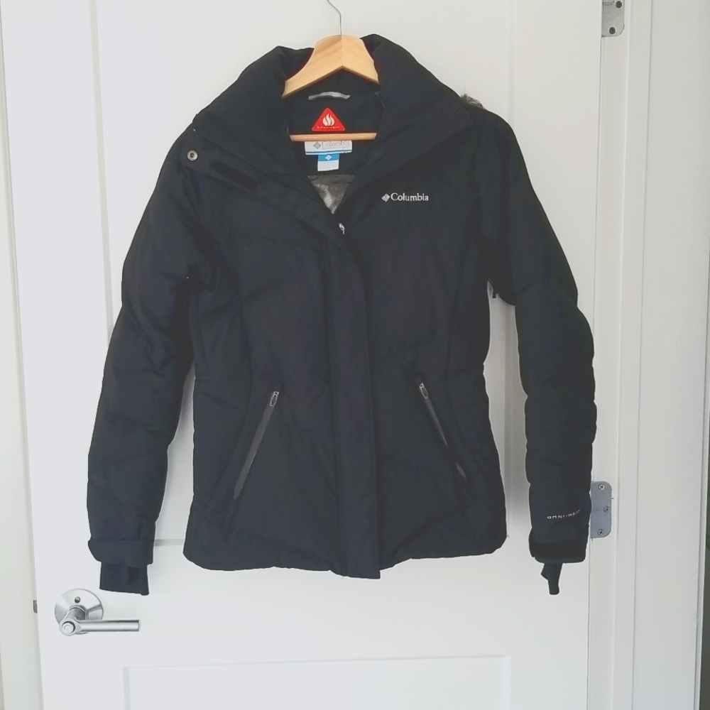 Columbia down Winter Jacket with faux fur hood!